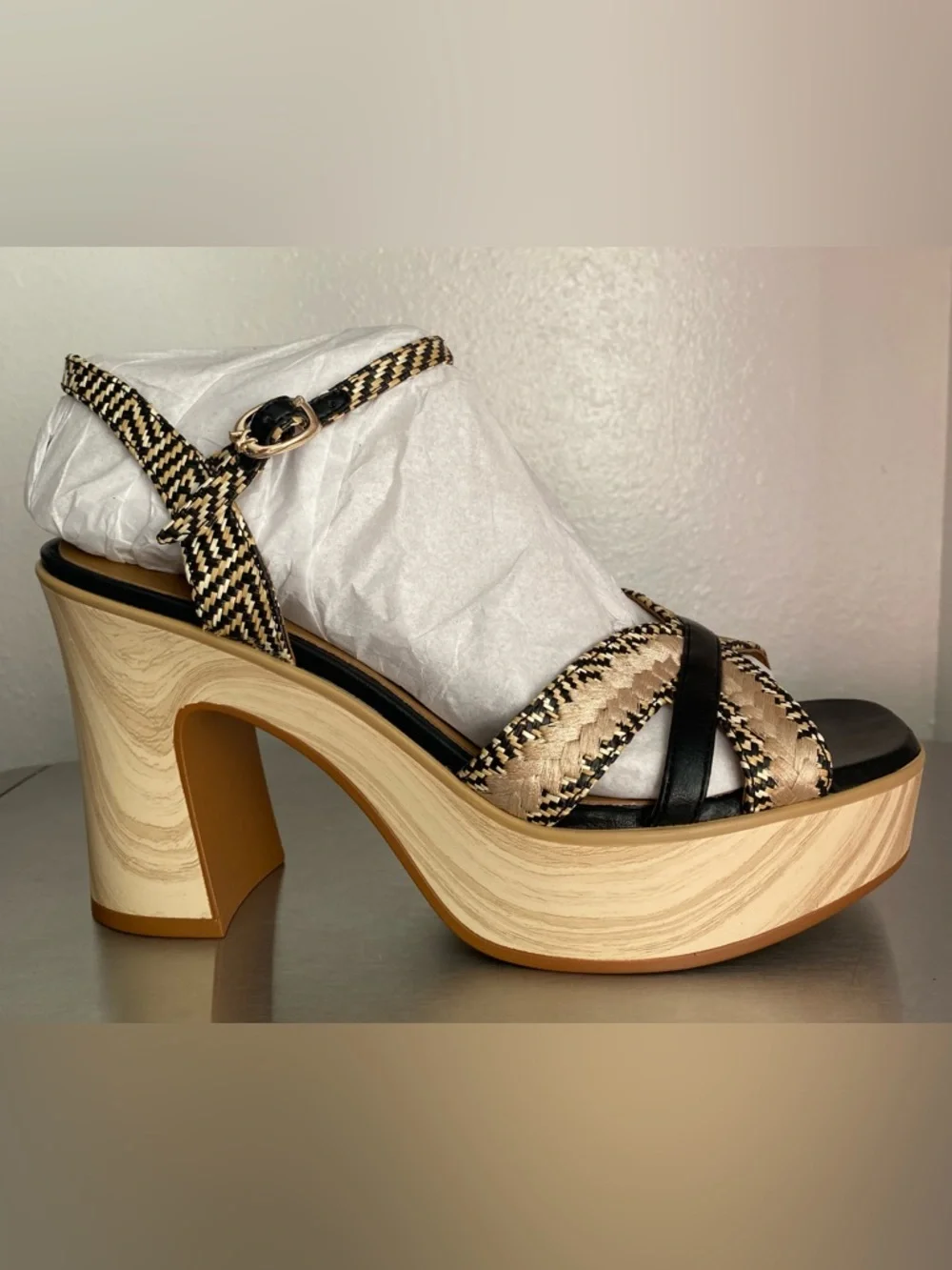 NEW-NATURALIZER WOMENS BLACK AND TAN WOVEN PLATFORM SANDALS